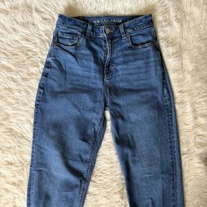 American Eagle Outfitters Dark Wash Mom Jeans (LONG)